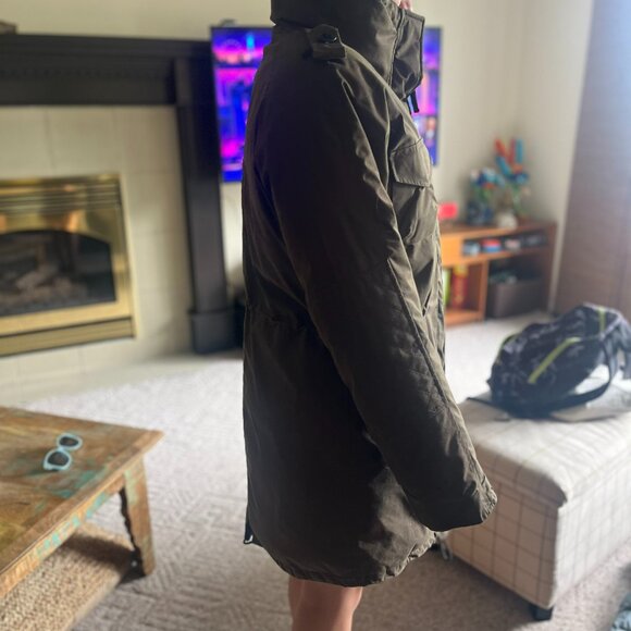 Aritzia Winter Jacket - Picture 4 of 5